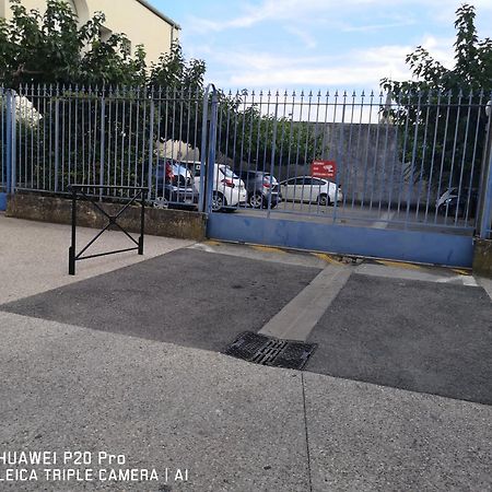 Le Pandora, Proche Tour Magne, Parking Et Terrasse Apartment Nimes Exterior photo